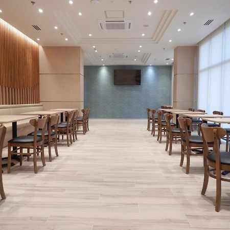 Wishton Hotel Yangon Exterior foto